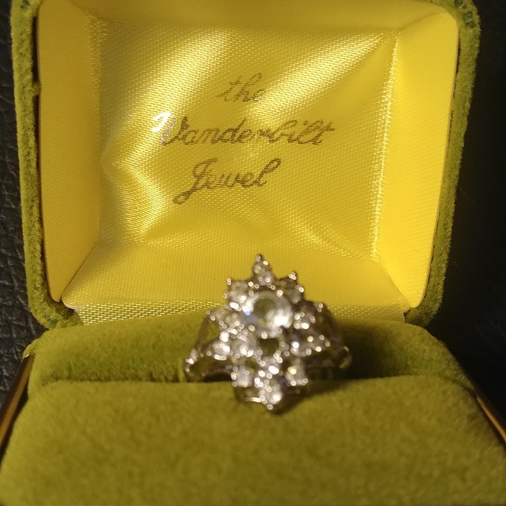 Vintage Vanderbilt Jewels Cocktail Ring - Picture 2 of 5